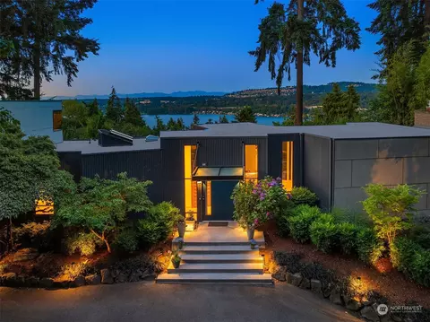 9166 Parkwood Ridge Rd, Mercer Island, WA 98040