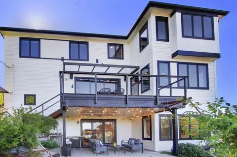 6528 Francis Ave N, Seattle, WA 98103