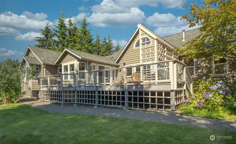 39109 Bear Berry Pl NE, Hansville, WA 98340