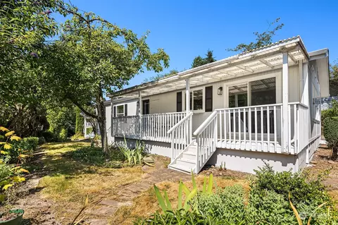 12609 NE Hollyhills Dr, Bothell, WA 98011