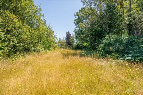 805 Sundown Ln, Camano Island, WA 98282