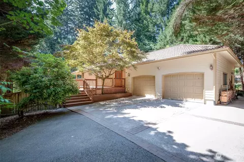 3725 Holiday Dr SE, Olympia, WA 98501