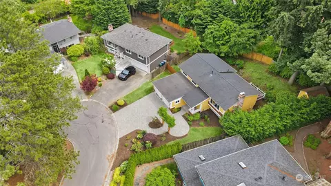 12313 NE 68th Pl, Kirkland, WA 98033