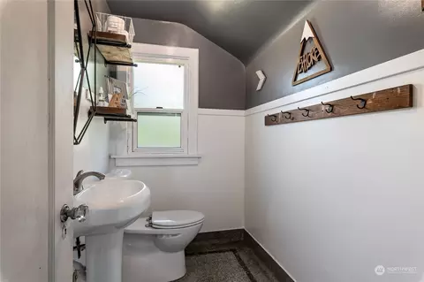 Bath - 3907 128th St E, Tacoma, WA 98446 photo 3 of 3