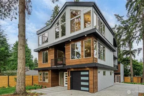 14017 Ashworth Ave N, Seattle, WA 98133