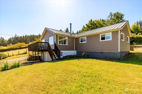 194 E Frostad Rd, Oak Harbor, WA 98277