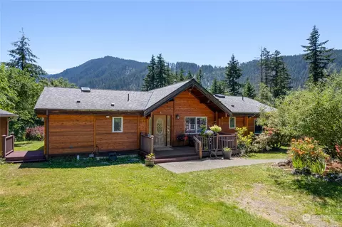 53316 126th Ave Ct E, Eatonville, WA 98328