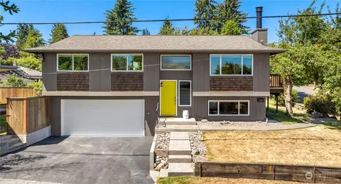 3017 SW Holden St, Seattle, WA 98126