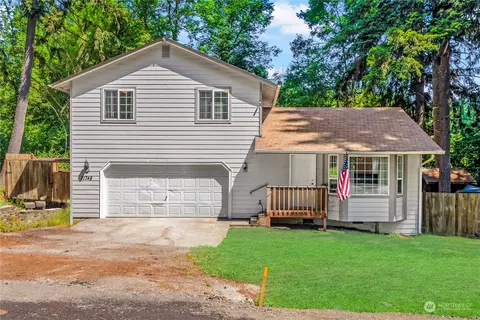 21748 N Clear Lake Blvd SE, Yelm, WA 98597