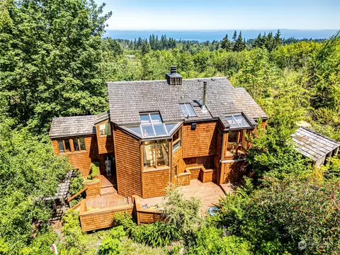 947 Tamarack Ln, Port Angeles, WA 98362