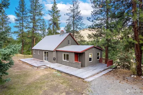 352 W Chewuch Rd, Winthrop, WA 98862