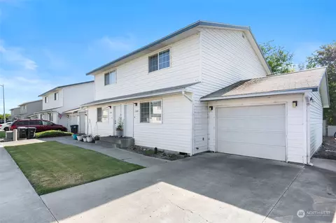 1302 1308 Shaker Pl, Moses Lake, WA 98837