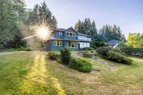 16930 32nd Ave NE, Lake Forest Park, WA 98155