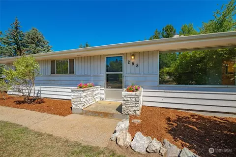 258 W King Tut Rd, Lynden, WA 98264