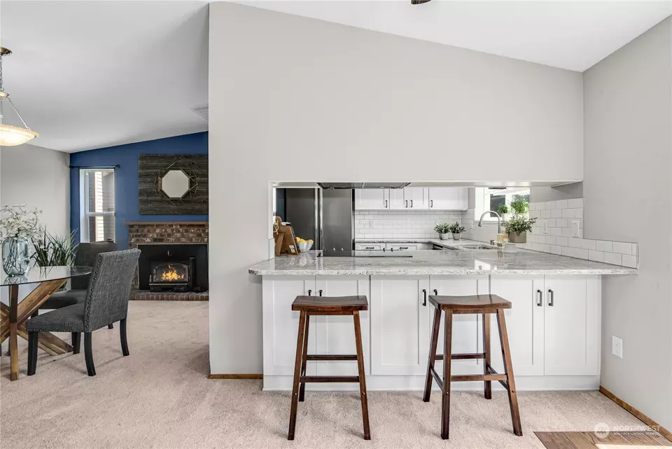 Kitchen - 11945 SE 260th Pl, Kent, WA 98030 photo 4 of 5