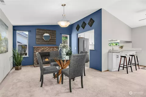 Dining - 11945 SE 260th Pl, Kent, WA 98030 photo 1 of 2