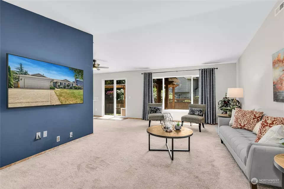 Living - 11945 SE 260th Pl, Kent, WA 98030 photo 1 of 3