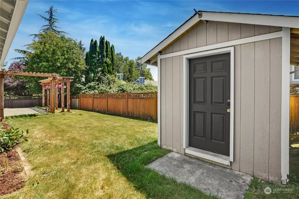 Exterior - 11945 SE 260th Pl, Kent, WA 98030 photo 3 of 3