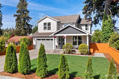 15545 Midvale Ave N, Shoreline, WA 98133
