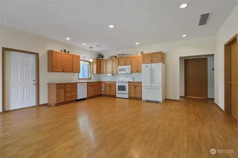 5610 E Handy Rd, Colbert, WA 99005 photo 8