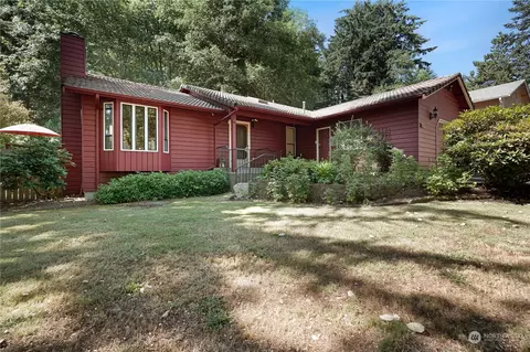 781 NE Woods Pl, Bremerton, WA 98311