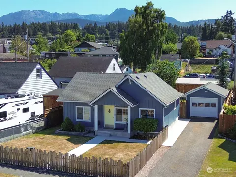 616 E 9th St, Port Angeles, WA 98362