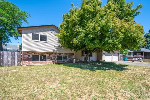1702 NW 104th St, Vancouver, WA 98685