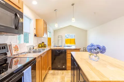 23708 Locust Way #37, Bothell, WA 98021