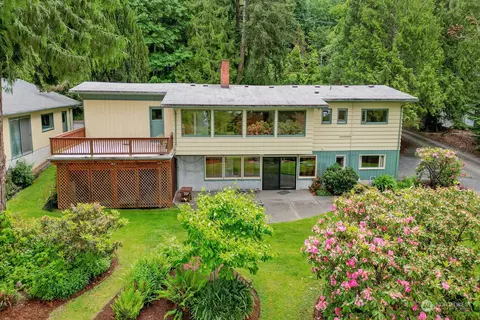 821 Chuckanut Dr, Bellingham, WA 98229