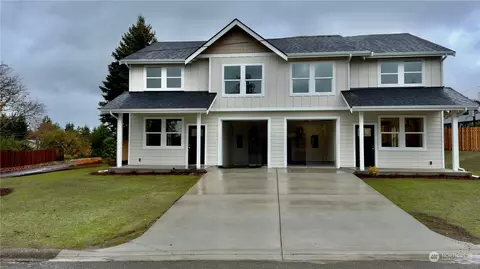 1530 E 33rd St, Bremerton, WA 98310