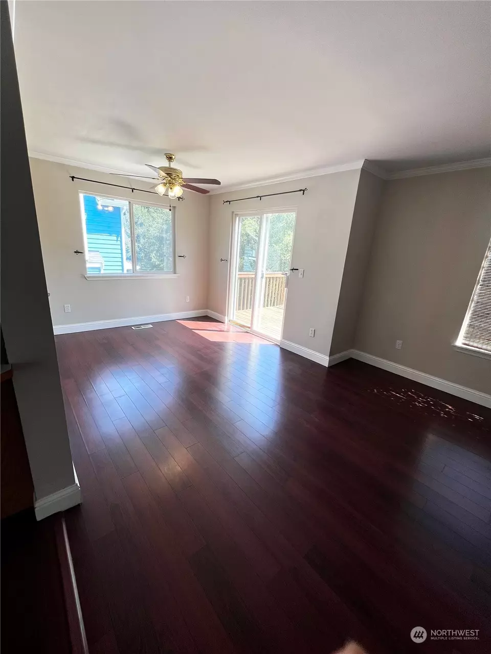 Living - 987 NW Poppy Ct, Silverdale, WA 98383 photo 2 of 4