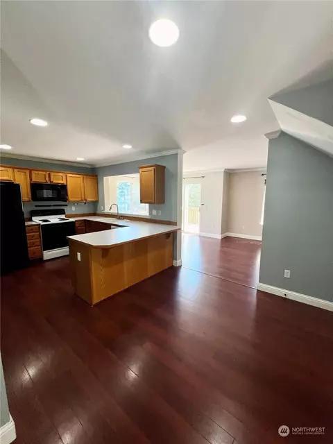 Kitchen - 987 NW Poppy Ct, Silverdale, WA 98383 photo 1 of 5