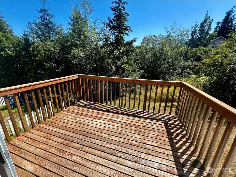 Exterior - 987 NW Poppy Ct, Silverdale, WA 98383 photo 4 of 6