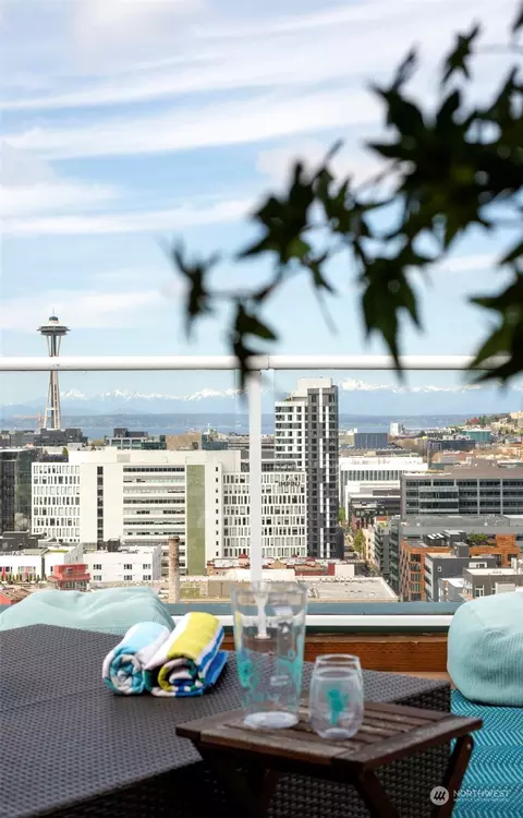 420 Melrose Ave E #901, Seattle, WA 98102