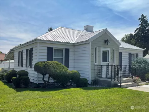 313 S Douglas St, Omak, WA 98841