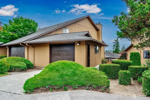 1633 Eagle Ridge Dr S #6, Renton, WA 98055