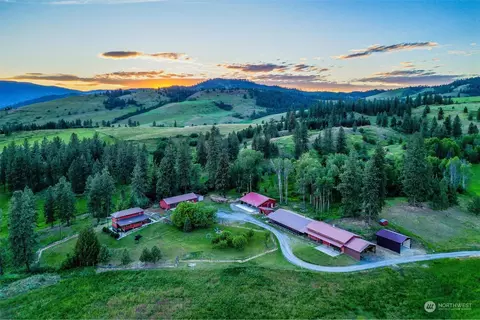 627 Highland Loop Rd, Kettle Falls, WA 99141