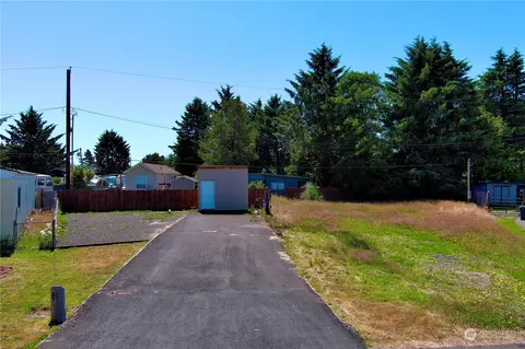 121 Victoria Loop NE, Ocean Shores, WA 98569