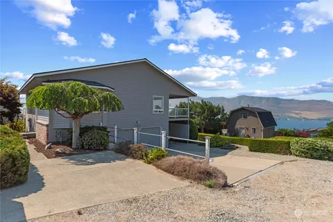 302 Butte Rd, Chelan, WA 98816