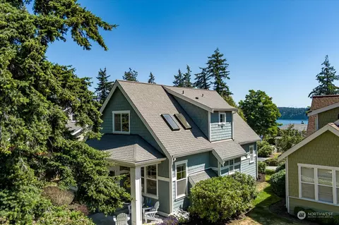 1400 Starview Ct, Freeland, WA 98249