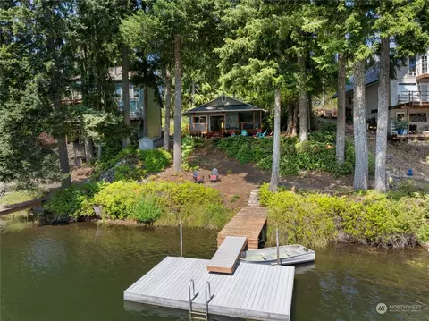 8188 SW Loop Dr, Port Orchard, WA 98367