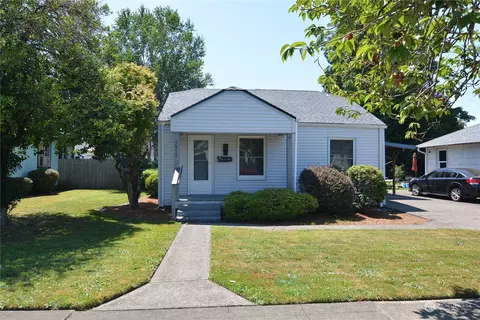 2915 Dover St, Longview, WA 98632