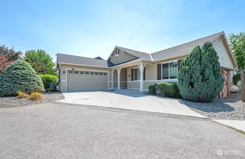 1343 Boulder Loop, East Wenatchee, WA 98802