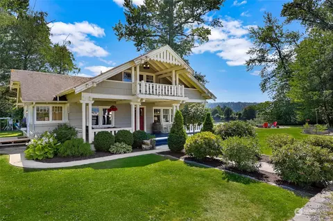 31801 SE 3rd St, Carnation, WA 98014