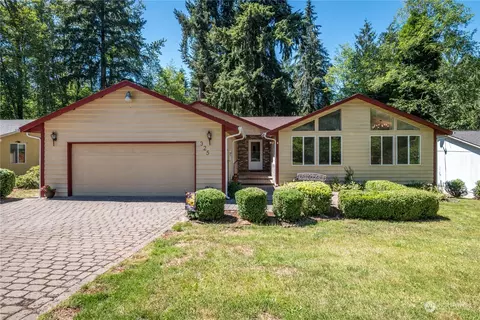 325 Rollingwood Dr, Kelso, WA 98626