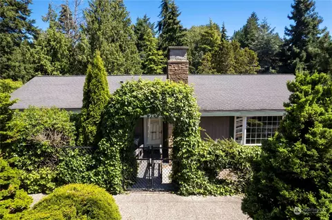 6744 48th Ave SW, Seattle, WA 98136