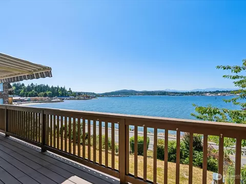 320 Perry Ave N, Port Orchard, WA 98366