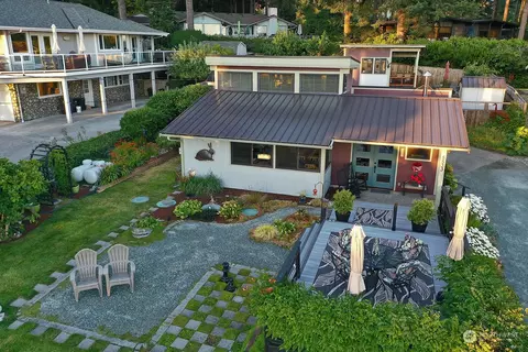 5533 Mutiny Sands Rd, Freeland, WA 98249