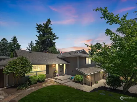 16826 NE 33rd St, Bellevue, WA 98008
