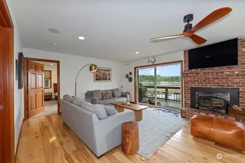 752 E Stretch Island Rd S, Grapeview, WA 98546 photo 5